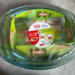 Pyrex dish