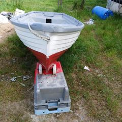 12ft 6 fibreglass punt