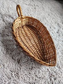 Vintage 70s Leaf Shaped Handled Basket/fruit bowl