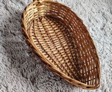 Vintage 70s Leaf Shaped Handled Basket/fruit bowl