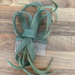 Facinator hair accessory