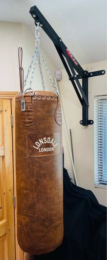 Lonsdale Professional Genuine Leather Punch Bag