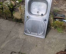 stainless steel kitchen sink