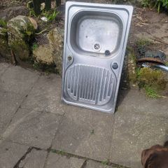 stainless steel kitchen sink
