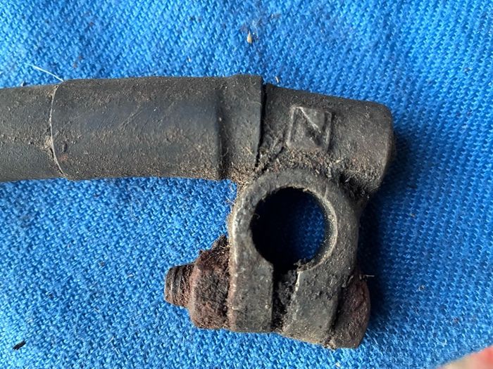Vintage car battery connector lead