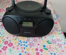 roberts portable cd/ radio