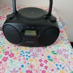 roberts portable cd/ radio
