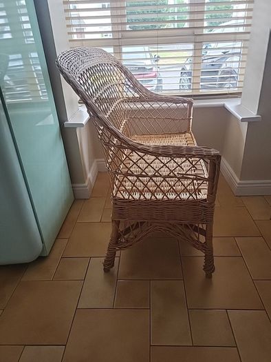 Wicker Seat - Free must be collected today.