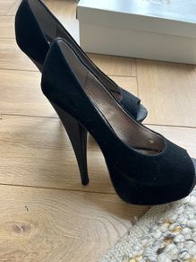 Ladies Black Suede Heels - Carvela