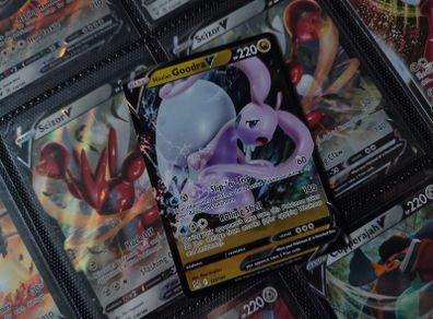Hisuian Goodra V ! Ultra Rare ! from Lost Origin Set ! 2022 ! Pokemon Card !