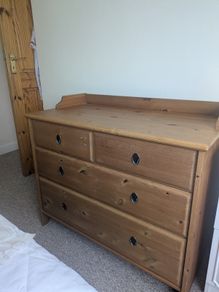 Chest of drawers