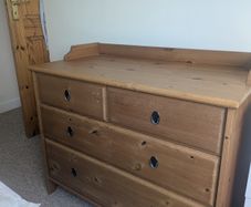 Chest of drawers