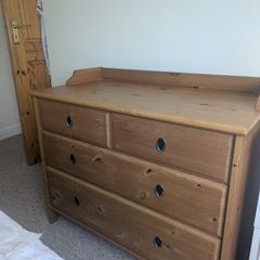 Chest of drawers