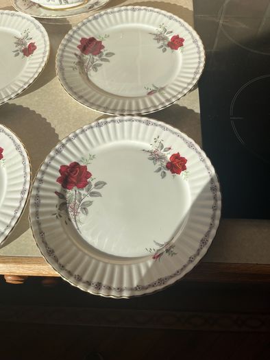 Vintage Royal Stafford "Roses to Remember " 4 Dinner plates & Large Gravy Jug & stand