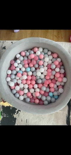 ball pit with balls