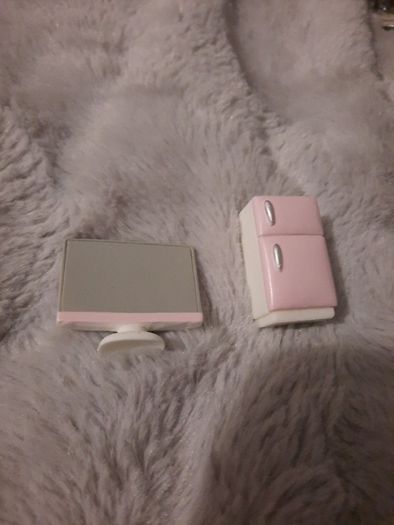 pink dolls house furniture