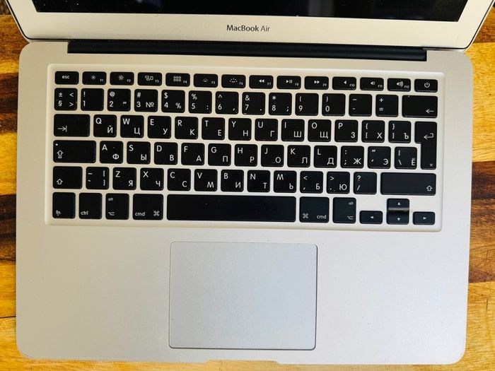 MacBook Air working perfect charger included.