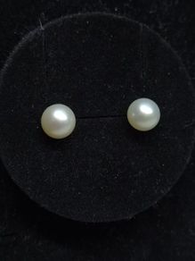 Vintage 9ct Gold 375 Pearl Stud Earrings