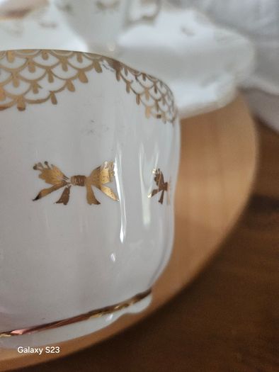 Fine bone China teaset Royal Tara gold white gilded 21 piece set