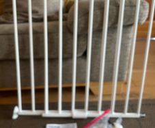 Baby security gate