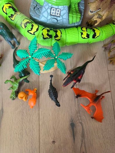 Bundle of kid's mixed toys