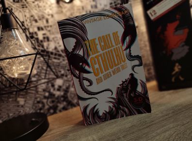 The Call of Cthulhu and Other Weird Tales ! H.P. Lovecraft ! 2011 by Vintage Classics ! Horror !