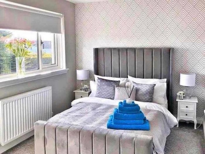 King size indiana Wingback Beds