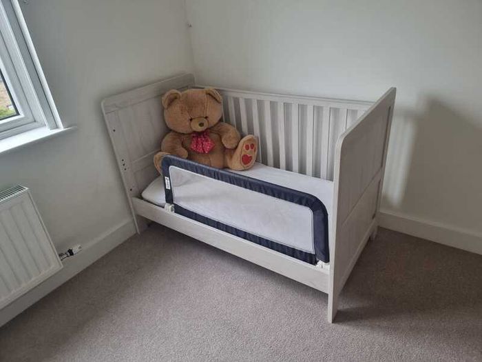 Cot bed