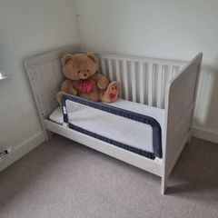 Cot bed