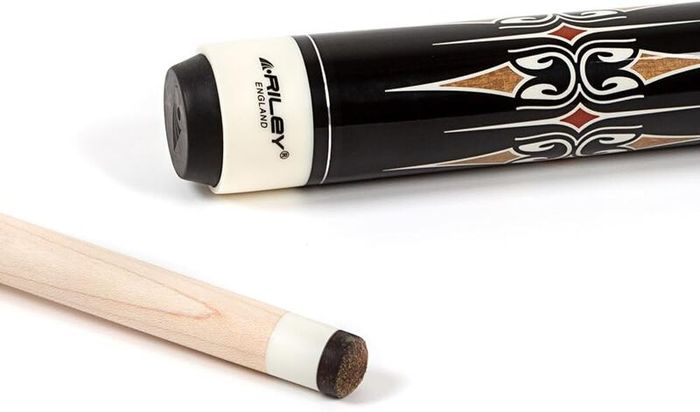 Riley Centurion Snooker Cue (147cm) - 13mm tip - complete with hard case