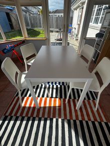 Extendable Dining table & Chairs.