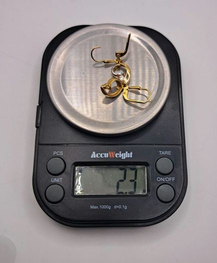 9 ct gold earrings
