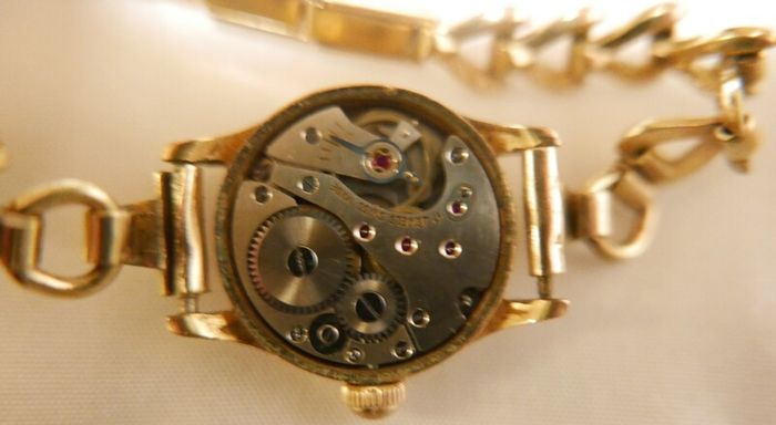 Vintage Tanis 17 Jewel Mechanical Watch - Womens Swiss - Gold Plated Watch (the watch works well and keeps time)