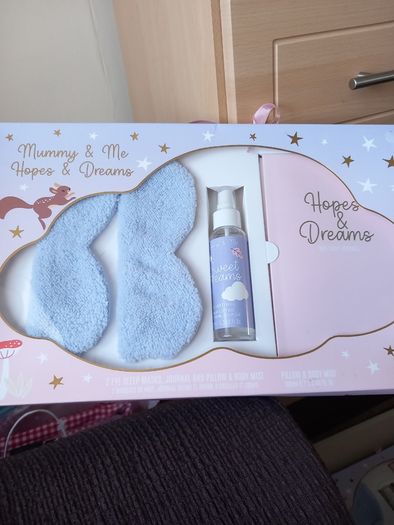 Cosmetic Sleep Set BNWT x2