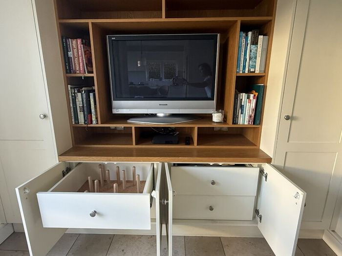 Storage/Cabinet/TV Unit