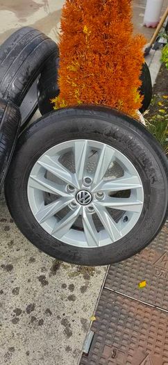 VW Caddy Highline Alloys with Good Tyres 5x112
