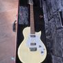 Taylor SB 1x solid body electric guitar (mint 2007) Image 7
