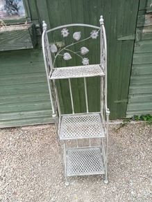 Plant stand