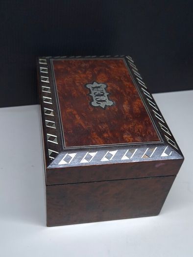 Antique Victorian Burr Wood Tea Caddy Brass Inlay c1850 1880 With Key