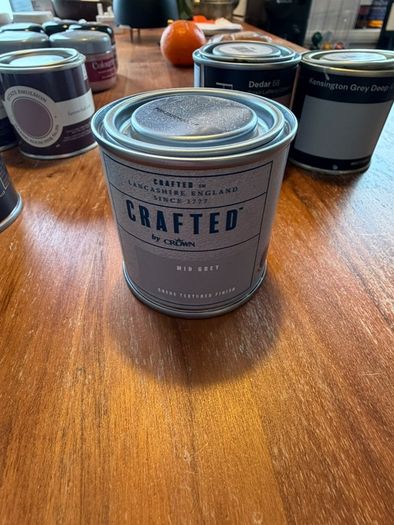 Paint testers Farrow and Ball Little Green