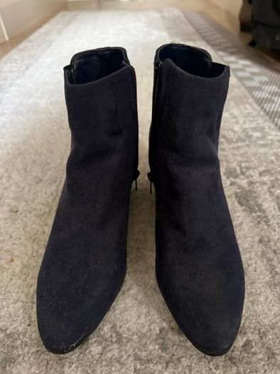 2 women shoes
