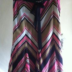 Beautiful flattering skirt only worn once (Size 12)