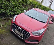 hyundai i40 breaking