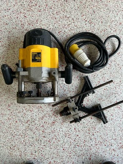 Dewalt 1/2 router 110V
