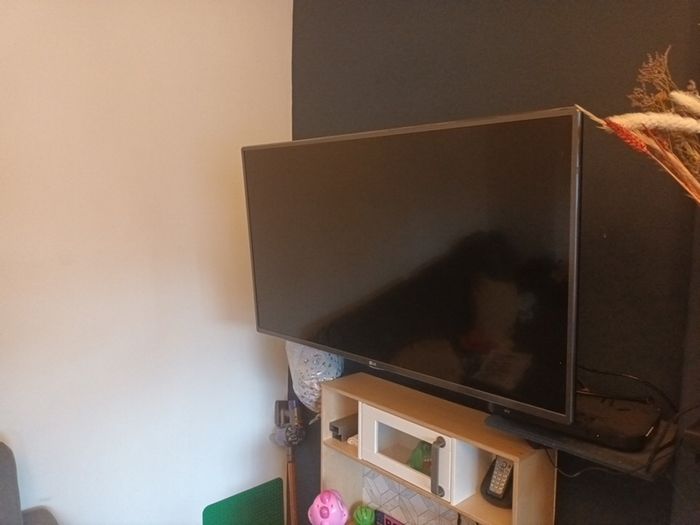 lg-smart-tv-43-inch-for-sale-in-castleknock-dublin-from-keith-5025n