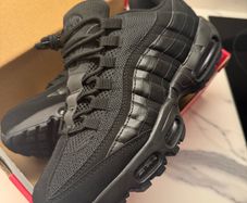 Nike Airmax 95 triple black 7.5UK