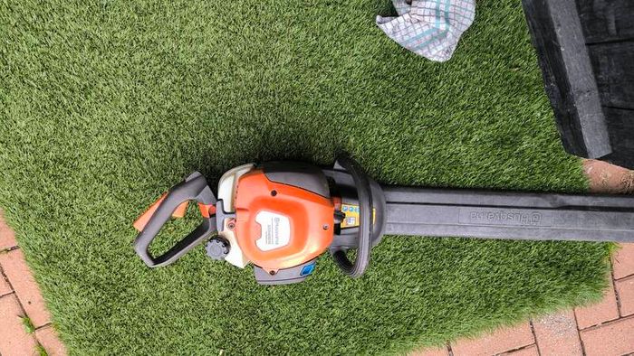 husqvarna hedge cutters