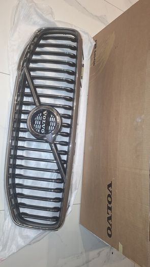 2021 Volvo XC60 Front Grill