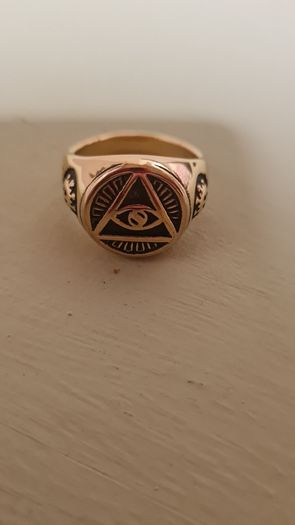 Mens large ring gold coloured