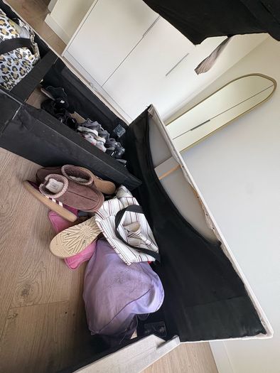 Kingsize Ottoman storage bed